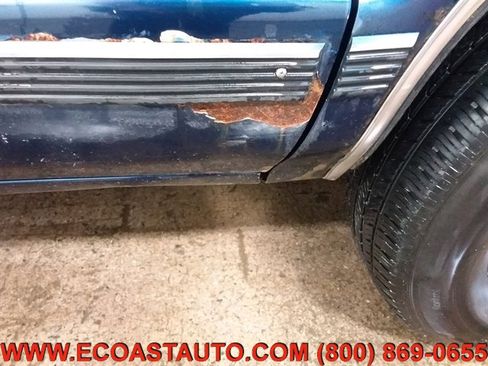 Used 2000 Chevrolet S10 Pickup LS w/ Preferred Equipment Group image 19