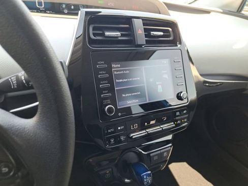 Used 2021 Toyota Prius L Eco image 18