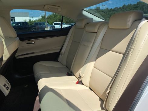 Used 2018 Lexus ES 350 w/ Premier Package FWD image 25