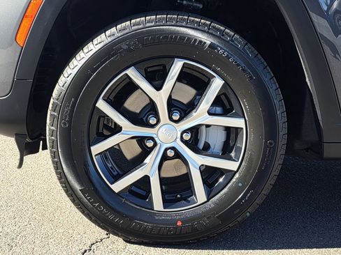 New 2025 Jeep Grand Cherokee Limited image 9