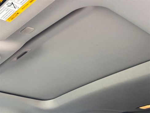 Used 2022 Toyota Highlander XLE image 15