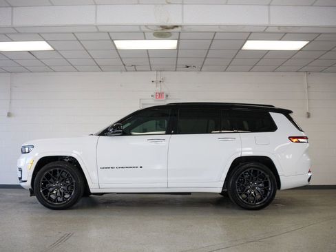 Used 2024 Jeep Grand Cherokee L Summit image 3