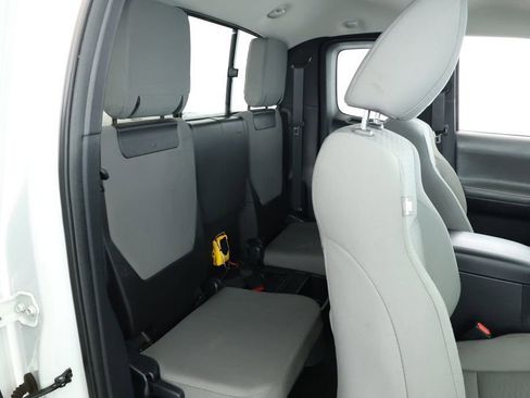 Used 2017 Toyota Tacoma SR5 image 19