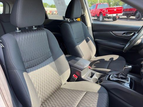 Used 2018 Nissan Rogue SV AWD/4WD image 20
