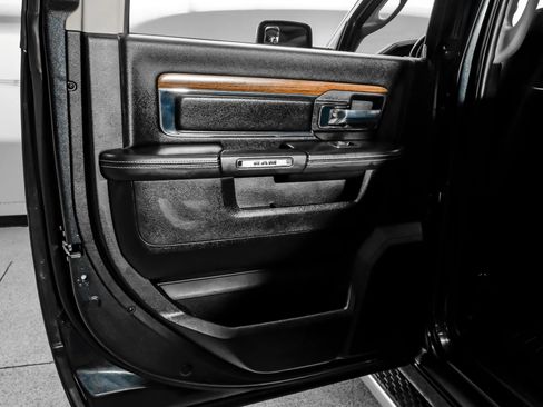 Used 2016 RAM 1500 Laramie w/ Convenience Group AWD/4WD image 63