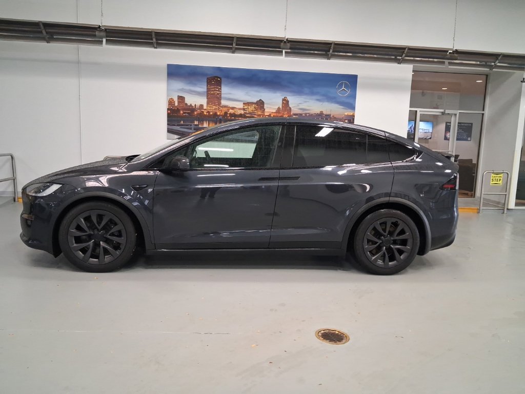 Used 2023 Tesla Model X AWD/4WD image 3