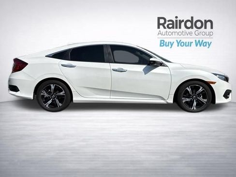 Used 2018 Honda Civic Touring image 8