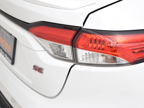 Used 2020 Toyota Corolla SE image 14