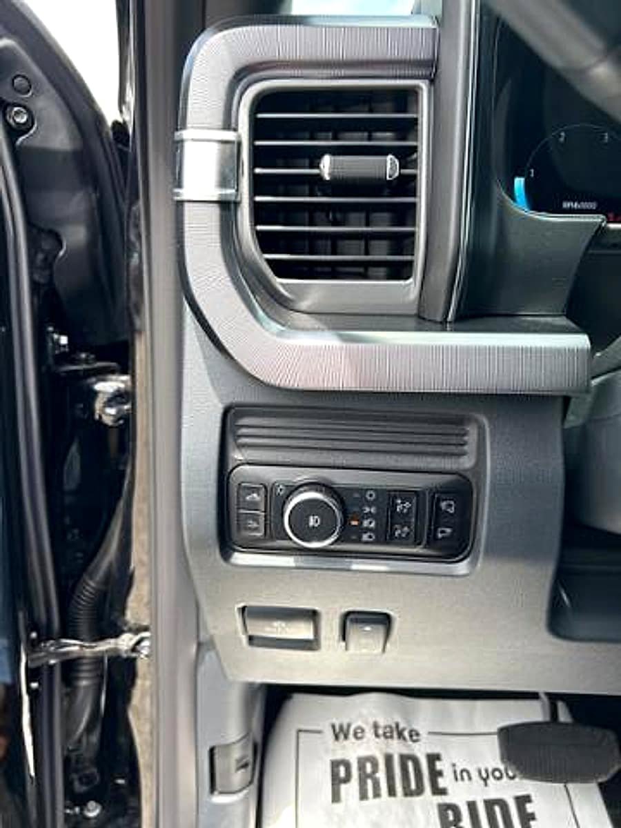 New 2025 Ford F250 Platinum AWD/4WD image 21