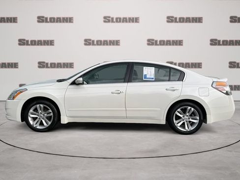 Used 2012 Nissan Altima 3.5 SR w/ Sport Pkg FWD image 2