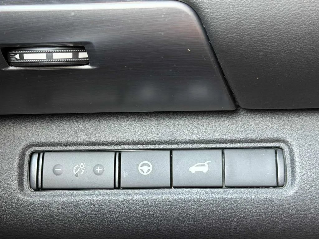 Used 2023 Nissan Pathfinder SL AWD/4WD image 26