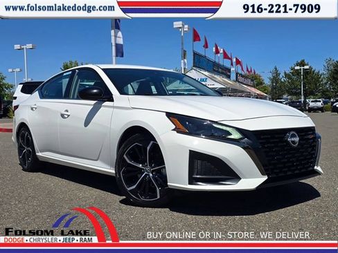 Used 2024 Nissan Altima 2.5 SR FWD image 1