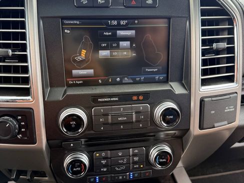 Used 2015 Ford F150 Platinum w/ Equipment Group 701A Luxury AWD/4WD image 23