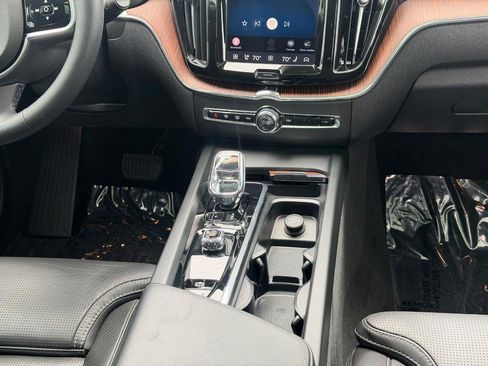 Certified 2023 Volvo XC60 T8 Ultimate AWD/4WD image 15