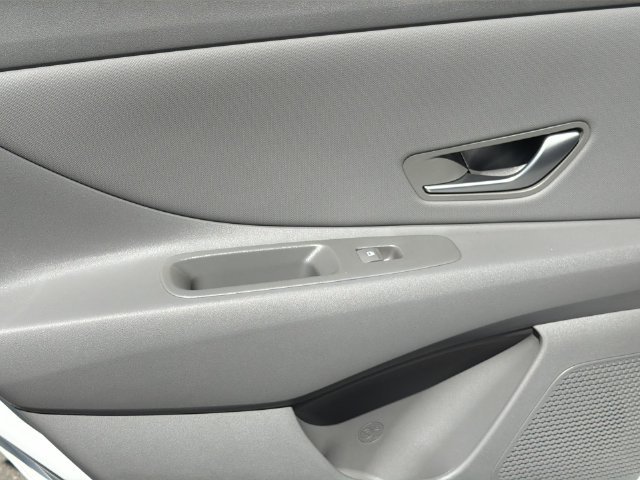 Used 2026 Hyundai Elantra Sport w/ Cargo Package FWD image 20