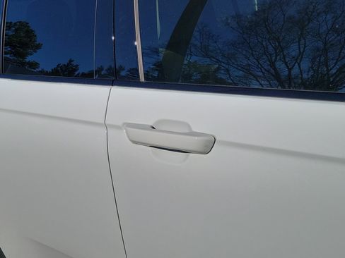 Used 2025 Jeep Grand Cherokee Limited w/ Luxury Tech Group II image 13