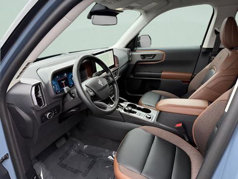 Used 2025 Ford Bronco Sport Outer Banks w/ Outer Banks Tech Package+ AWD/4WD image 4