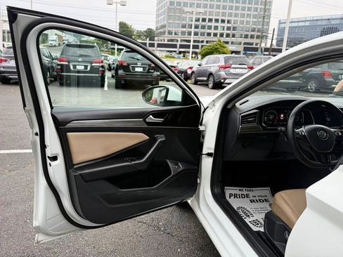Used 2019 Volkswagen Jetta SEL FWD image 9