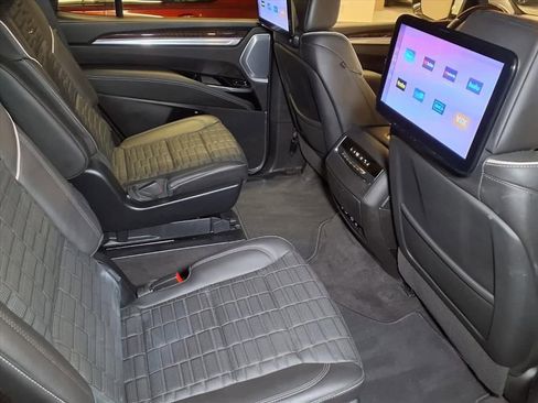 Certified 2025 Cadillac Escalade Sport Platinum AWD/4WD image 23