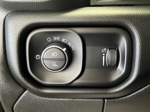 Used 2025 RAM 2500 Big Horn AWD/4WD image 30