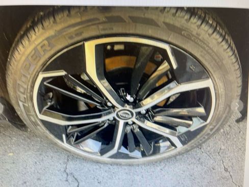 Used 2025 Nissan Altima 2.5 SR image 12