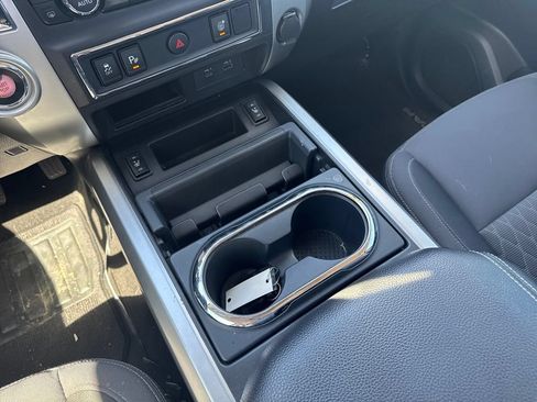 Used 2020 Nissan Titan SV w/ SV Convenience Package RWD image 20