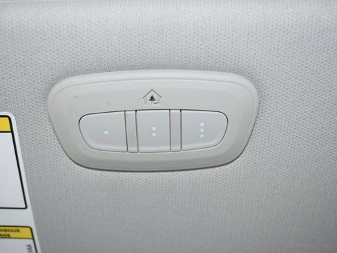 Used 2019 Jeep Cherokee Limited image 33