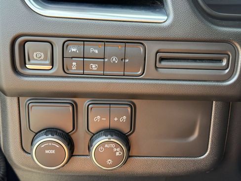 Used 2023 Chevrolet Tahoe LT w/ Luxury Package RWD image 18