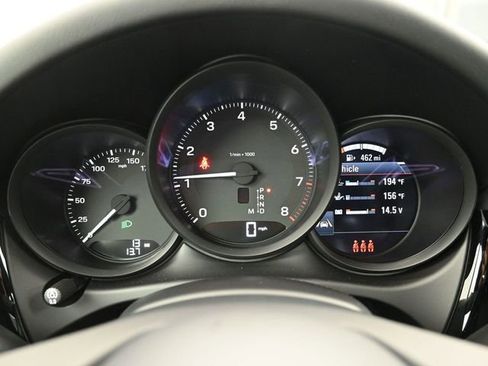 Certified 2025 Porsche Macan AWD/4WD image 10
