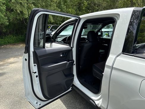 Used 2025 Honda Ridgeline Black Edition image 28