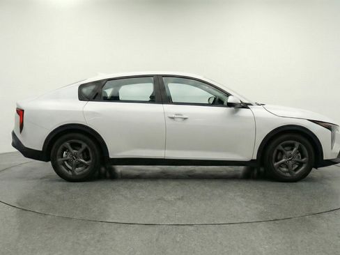 Used 2025 Kia K4 FWD image 11