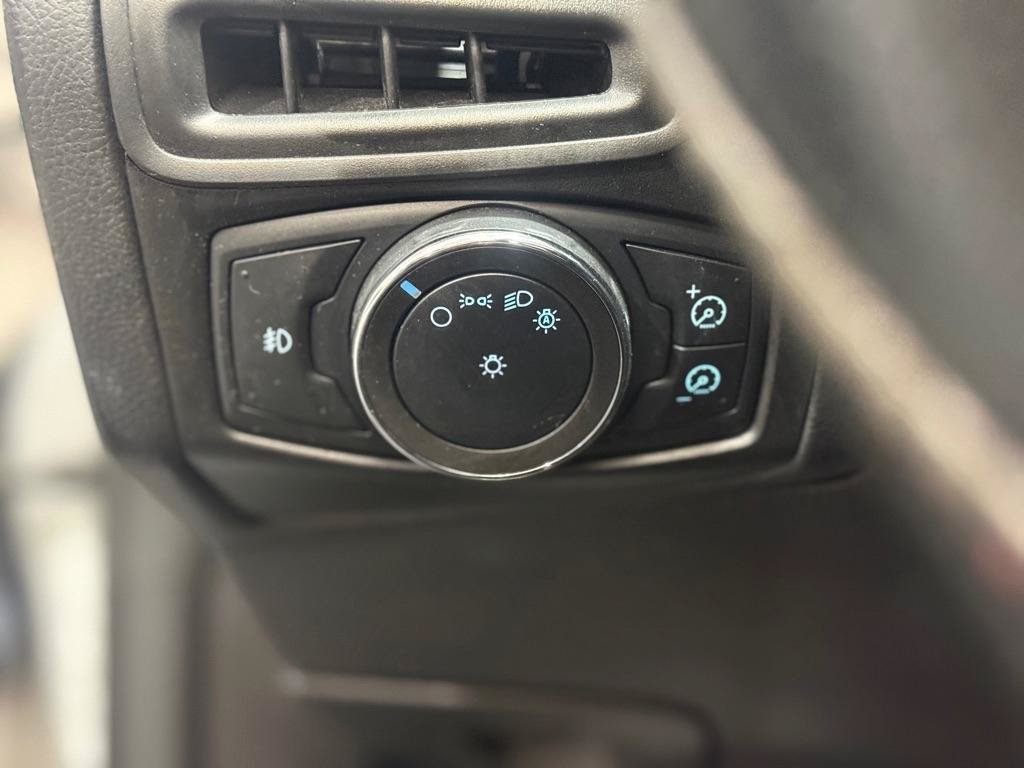 Used 2012 Ford Focus SE FWD image 28