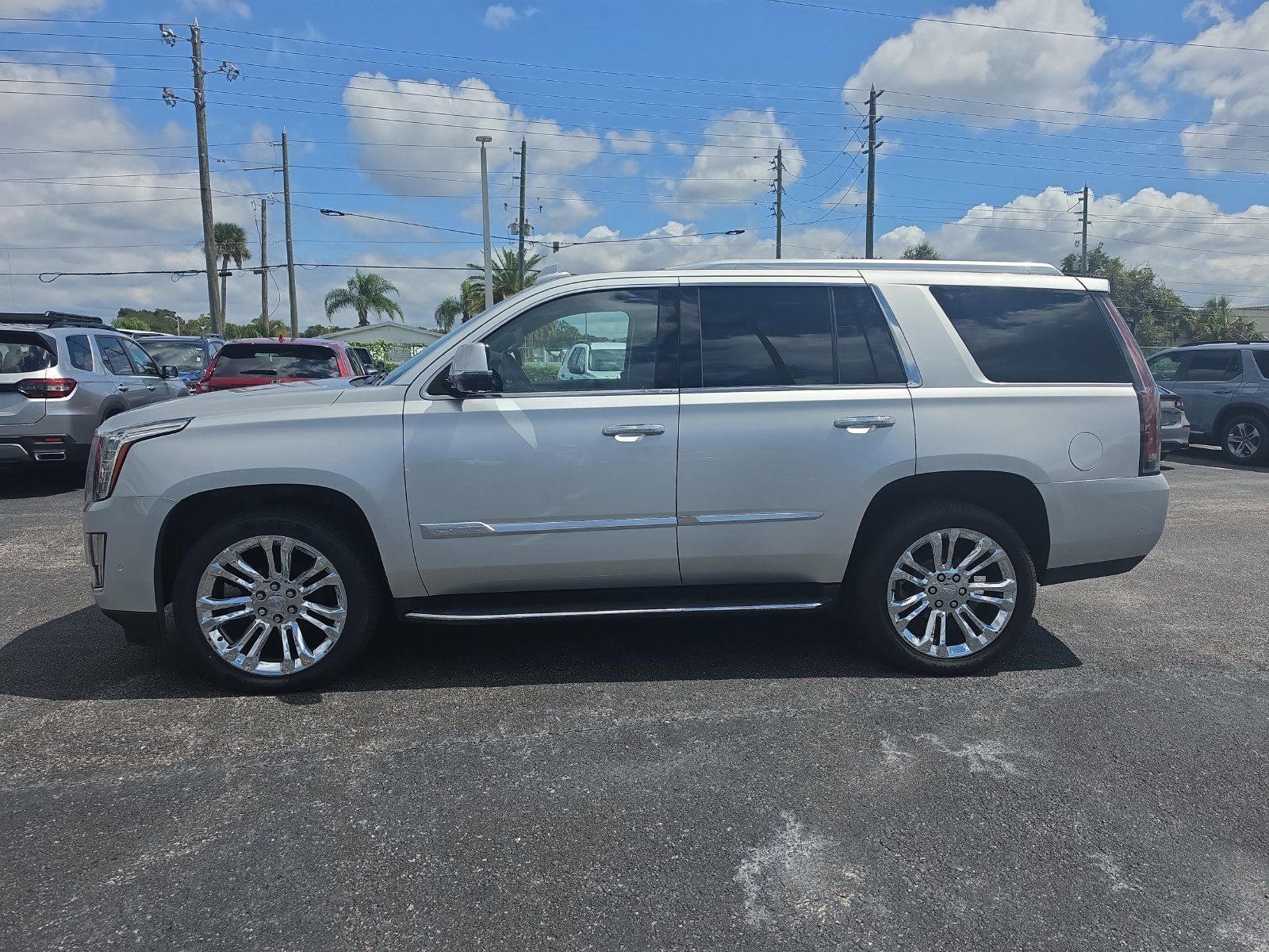 Used 2020 Cadillac Escalade Luxury w/ LPO, Radiant Package AWD/4WD image 6