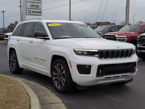 Used 2022 Jeep Grand Cherokee Overland w/ Adv Protech Group III image 3