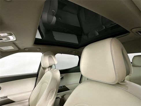 Used 2023 Genesis GV60 Advanced image 21