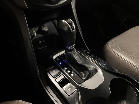 Used 2017 Hyundai Santa Fe Limited image 25