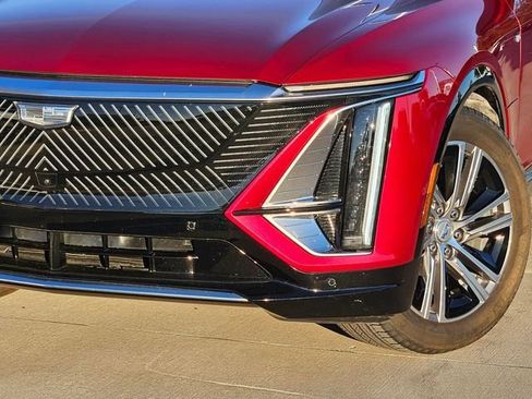 New 2025 Cadillac Lyriq Luxury image 6