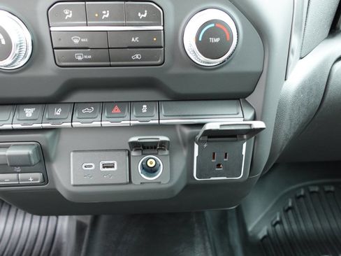 Used 2024 GMC Sierra 2500 Pro w/ Convenience Package image 42