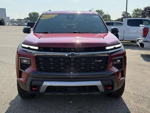 Used 2024 Chevrolet Traverse Z71 w/ Enhanced Driving Package AWD/4WD image 3