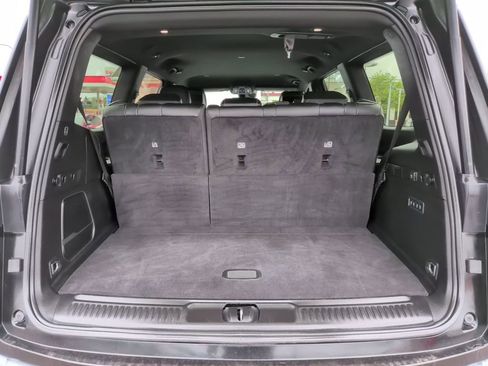 Used 2023 Jeep Wagoneer Series III w/ Preferred Equipment Group AWD/4WD image 17