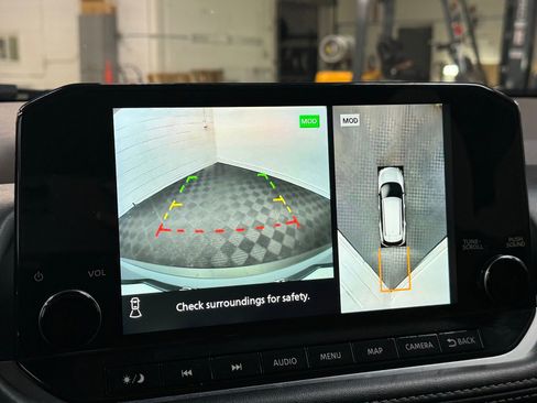 Used 2023 Nissan Rogue SL w/ SL Premium Package image 13