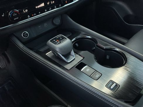Used 2023 Nissan Rogue SL FWD image 25