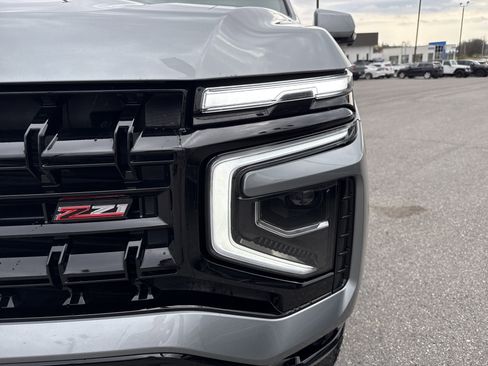 Used 2025 Chevrolet Suburban Z71 image 10