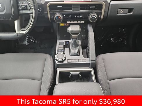 Used 2024 Toyota Tacoma SR5 AWD/4WD image 31