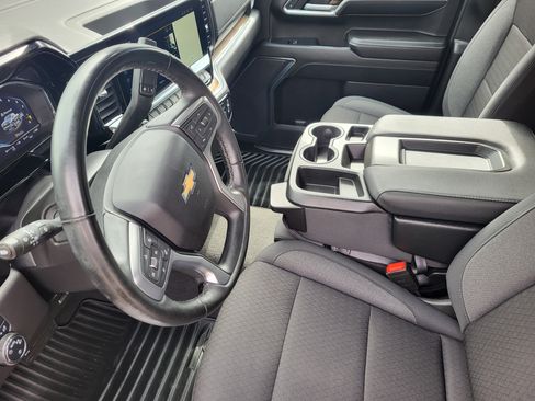 Used 2024 Chevrolet Silverado 1500 LT AWD/4WD image 12