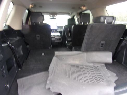 Used 2024 Ford Expedition XLT image 6