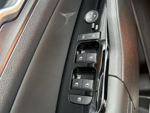 Used 2025 Kia Sportage EX w/ Premium Package FWD image 33