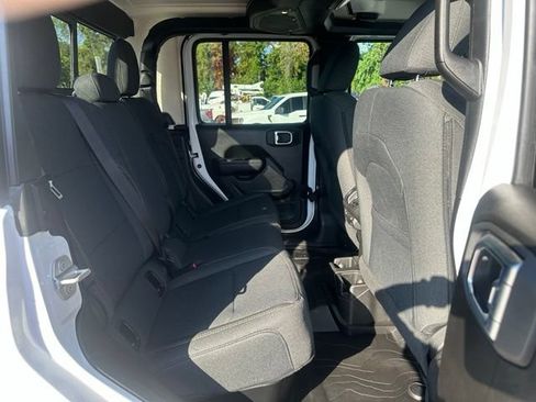 Used 2026 Jeep Gladiator Sport AWD/4WD image 10