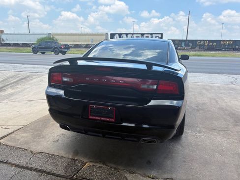 Used 2012 Dodge Charger SE RWD image 13