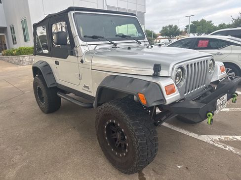 Used 2005 Jeep Wrangler SE image 2